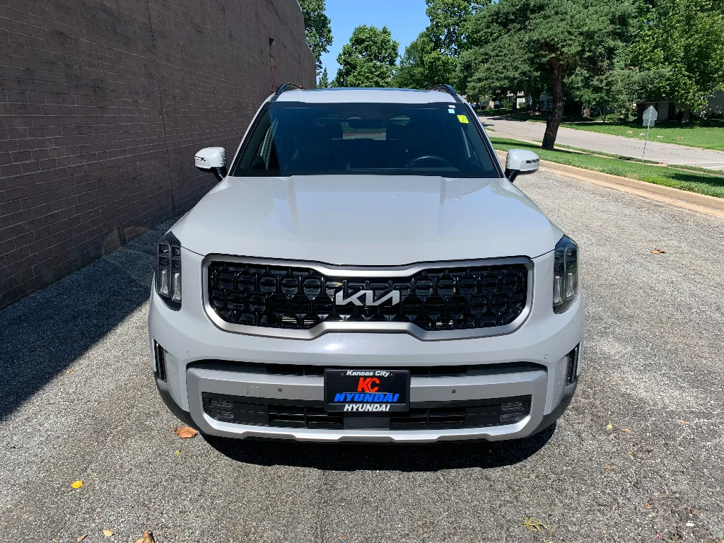 Used 2023 Wolf Gray Kia SX X-Line image 8