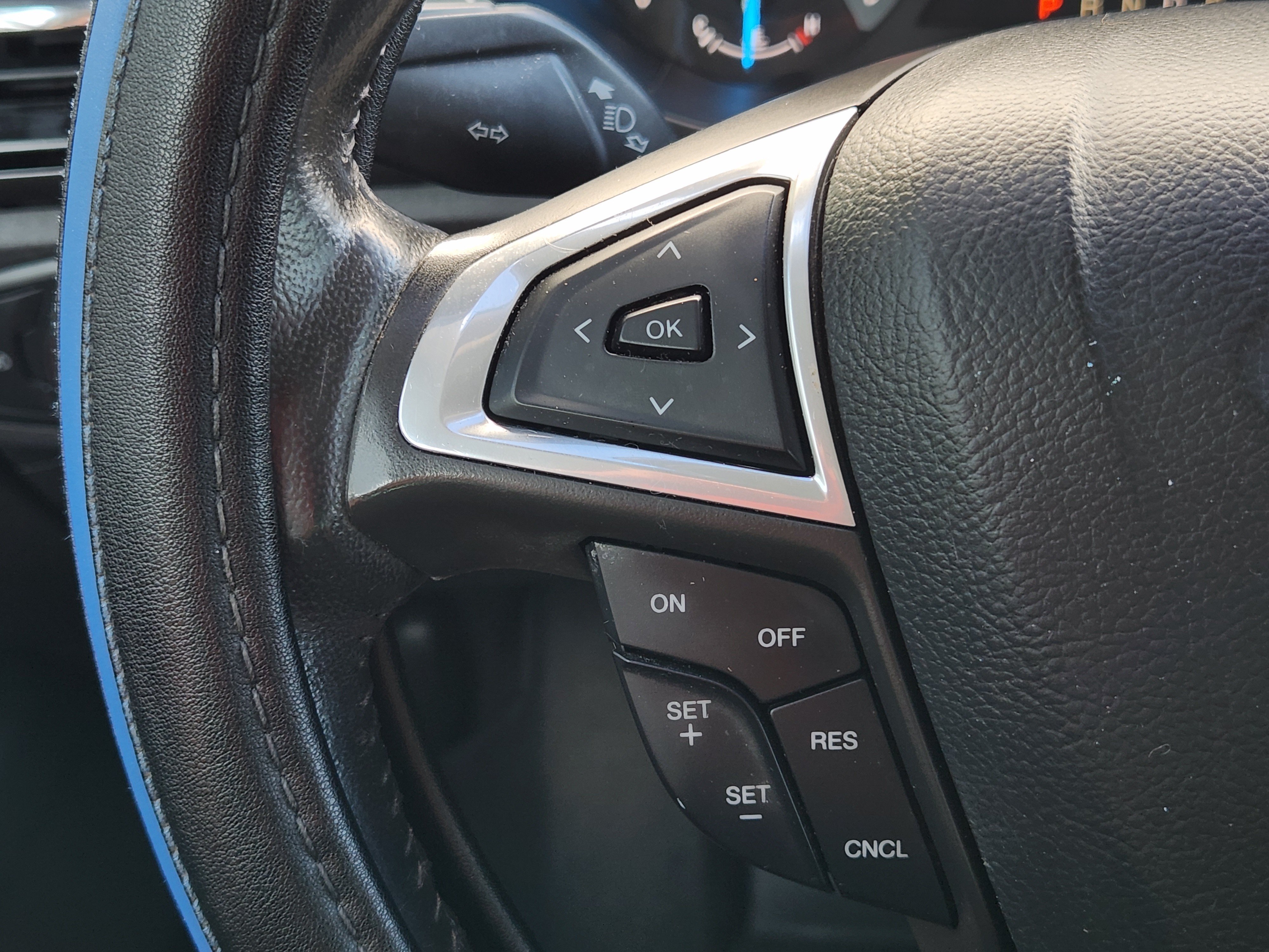 Used 2013 Tuxedo Black Metallic Ford SE image 26