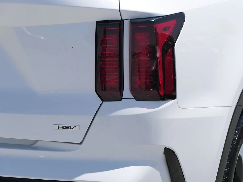 Used 2023 White Kia EX image 4