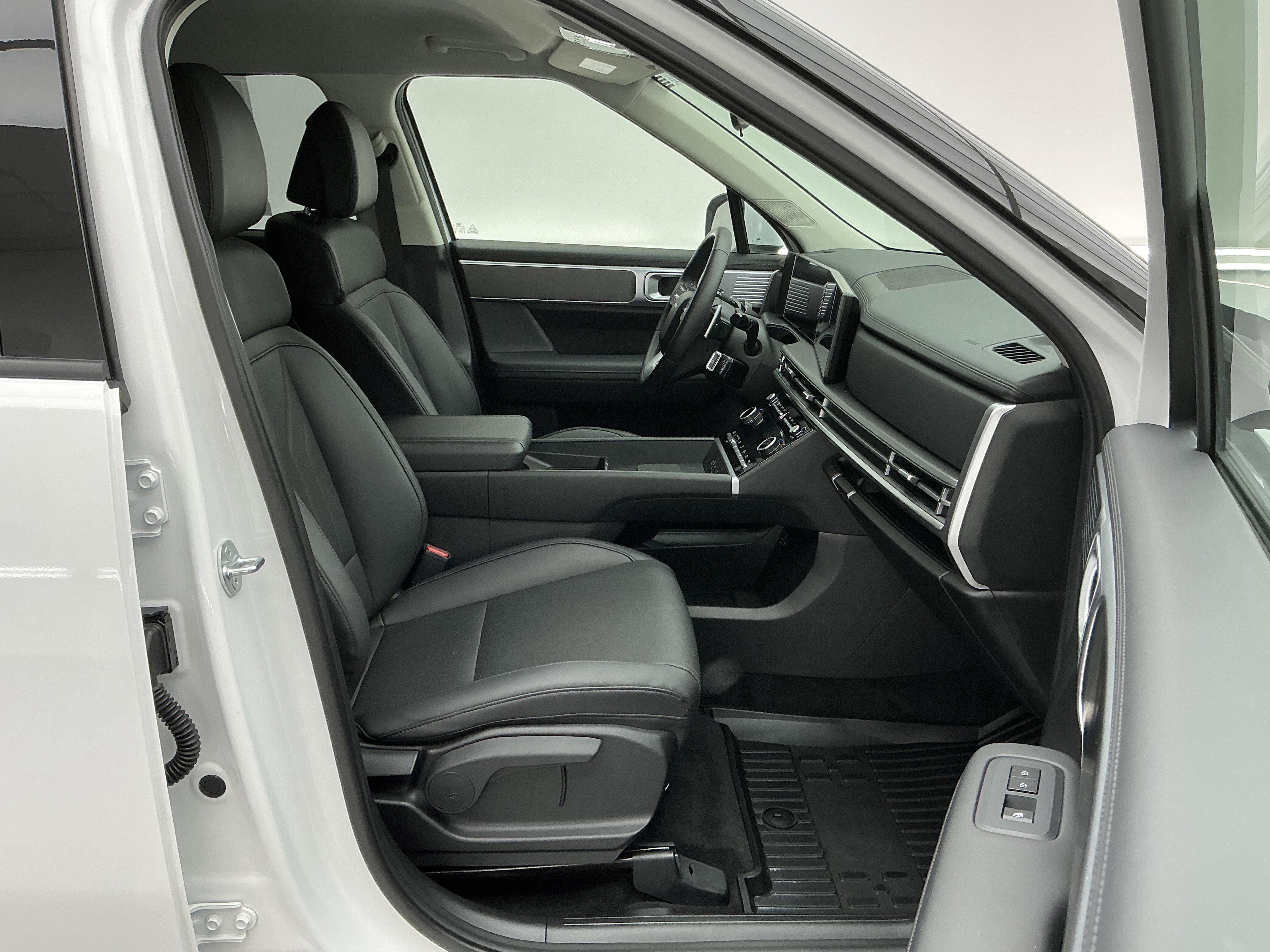 Used 2025 Serenity White Hyundai SEL image 25