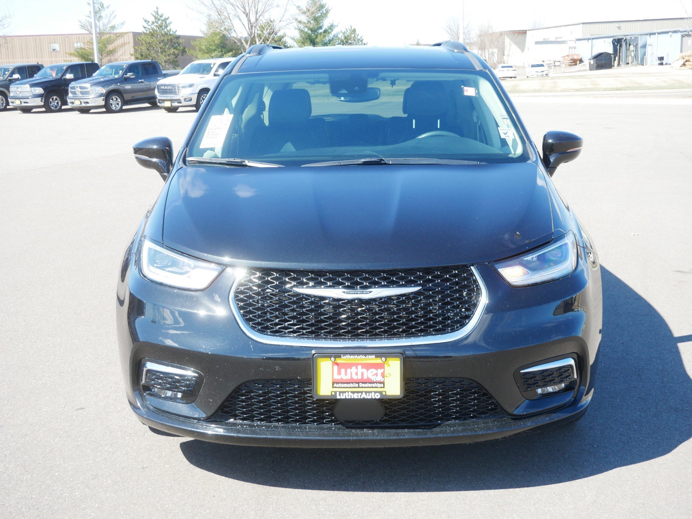 Used 2022 Chrysler Pacifica Touring L with VIN 2C4RC1BG1NR214782 for sale in Cambridge, Minnesota