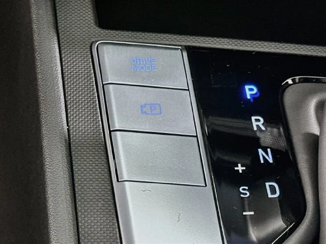 New 2026 Hyundai ELANTRA SE