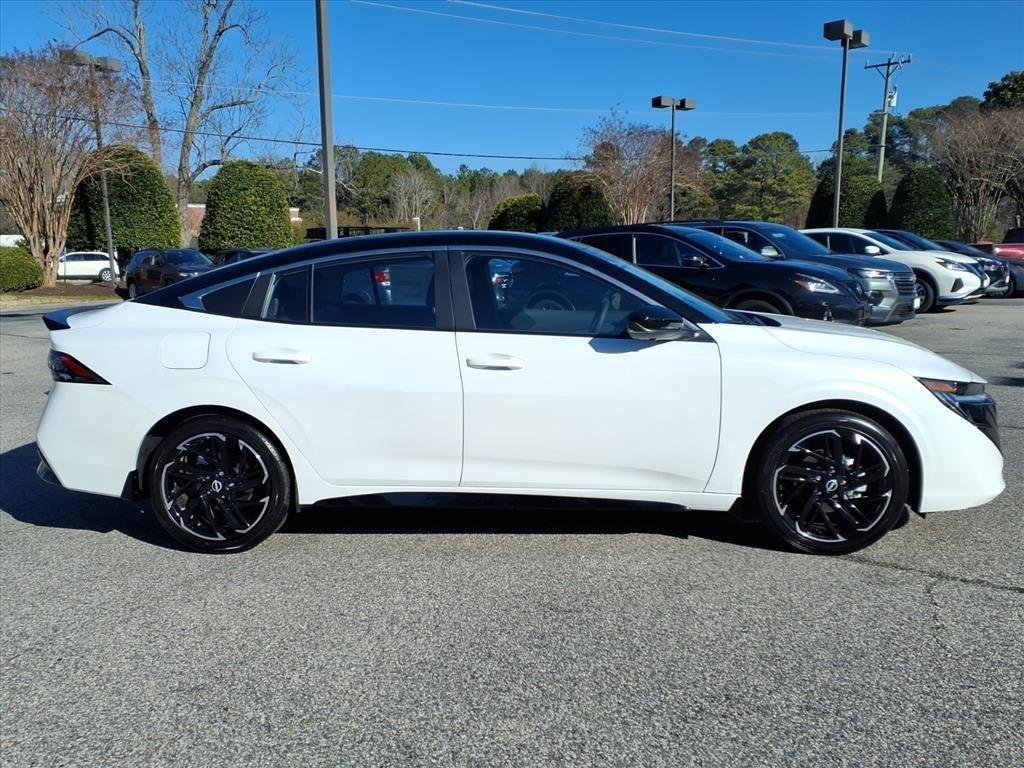 New 2026 Aspen White TriCoat / Super Black Two-tone Nissan SR image 6