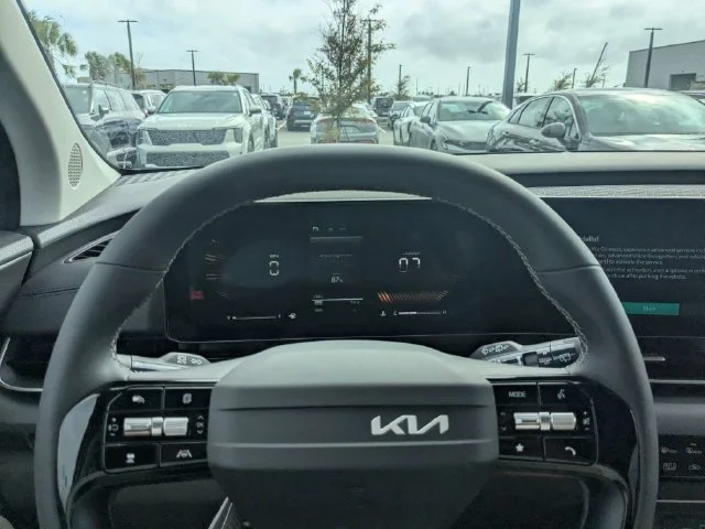 New 2027 Snow White Pearl Kia EX image 30