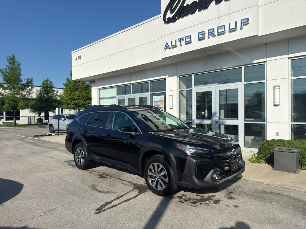 2023 Subaru Outback Premium's photo