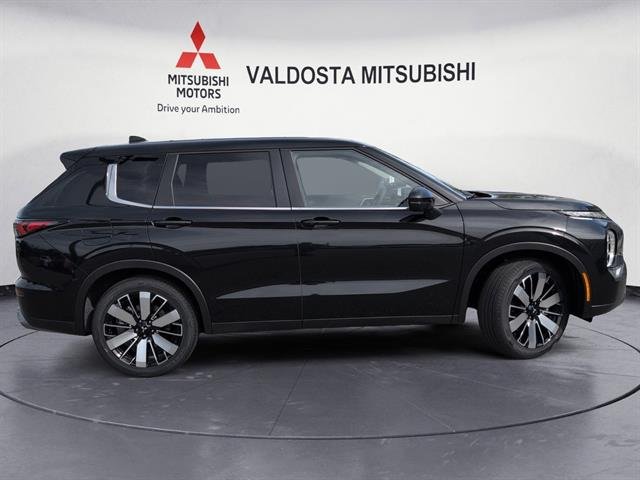 New 2026 Black Diamond Mitsubishi SE image 3