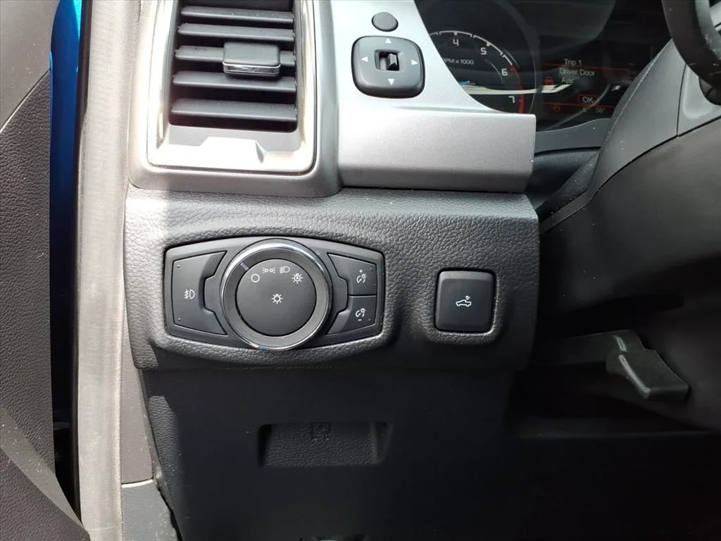 Used 2021 Blue Metallic Ford XLT image 17