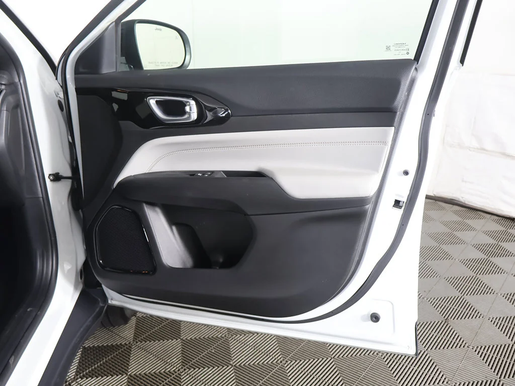 Used 2026 White Jeep Limited image 25