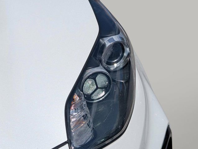 Used 2022 White Kia EX image 13