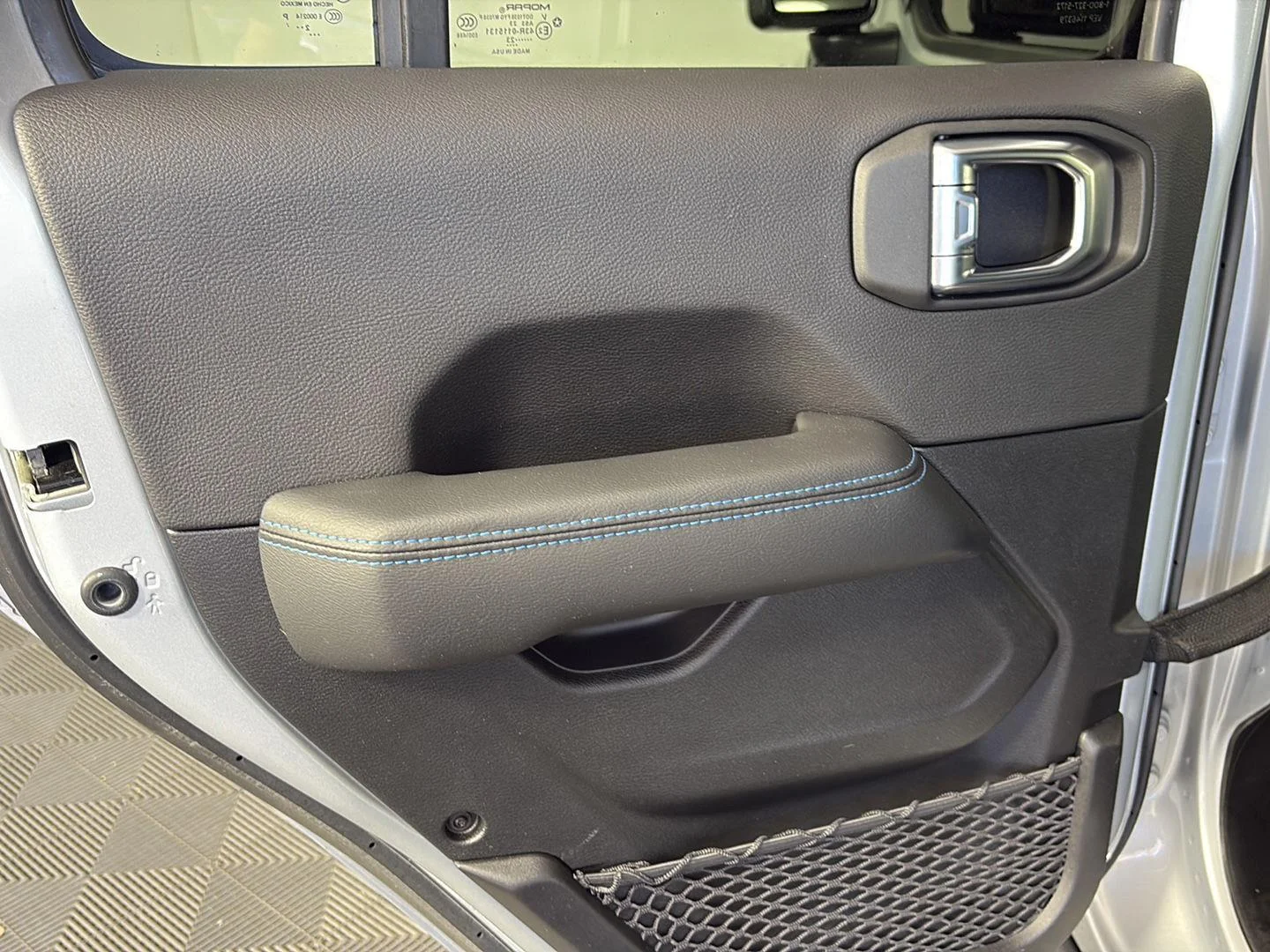 Used 2023 Silver Zynith Clearcoat Jeep Rubicon image 25