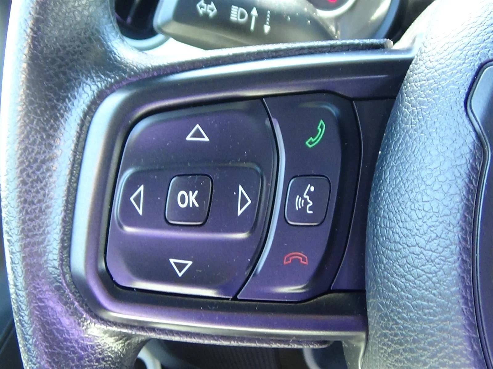 Used 2024 Bright White Clear Coat (pw7) Jeep Sport image 14