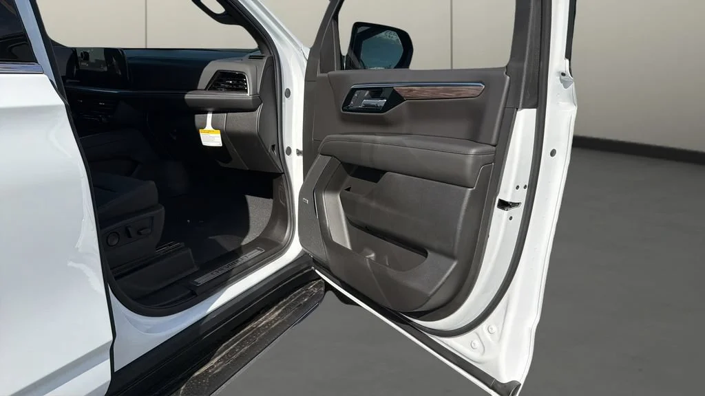 New 2026 Summit White Chevrolet LT image 17