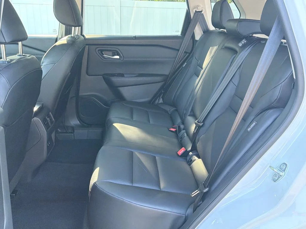 Used 2025 White Nissan SV image 29