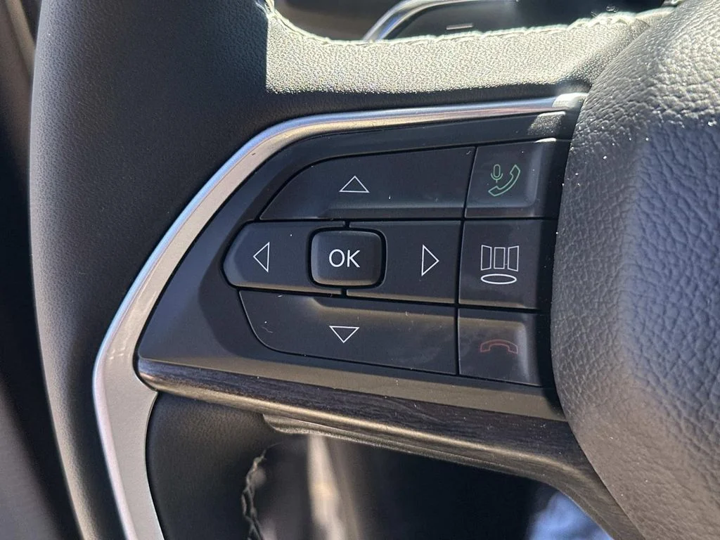Used 2025 Gray Jeep Limited image 26