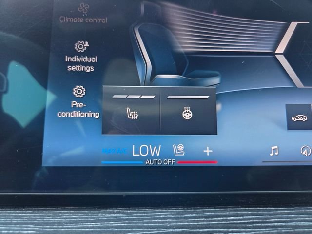 Used 2024 Gray BMW xDrive40i image 25