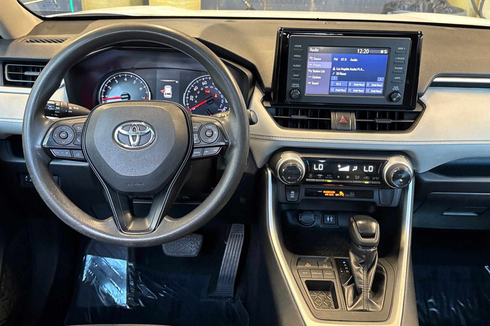 Certified Used 2019 White Toyota XLE image 20