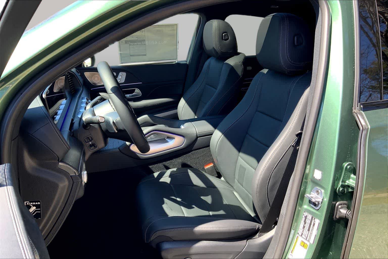 New 2026 MANUFAKTUR Ireland Mid Green Metallic Mercedes-Benz GLE 450 image 12