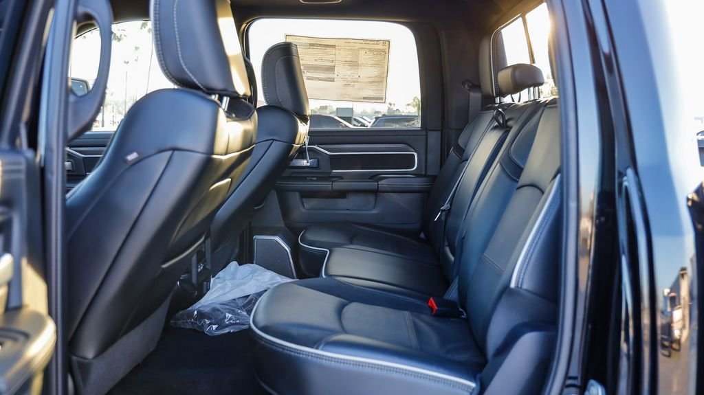 2025 RAM 3500 Laramie - Photo 22