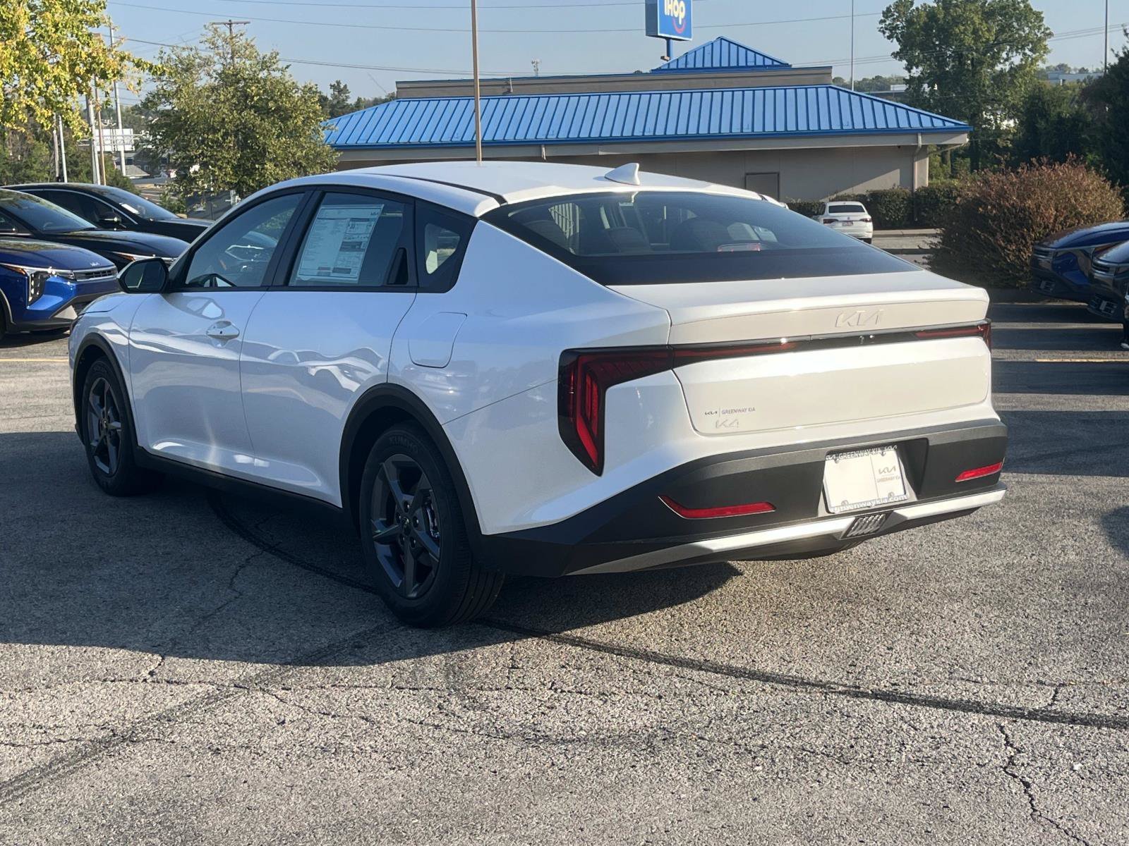New 2026 Snow White Pearl Kia LXS image 5