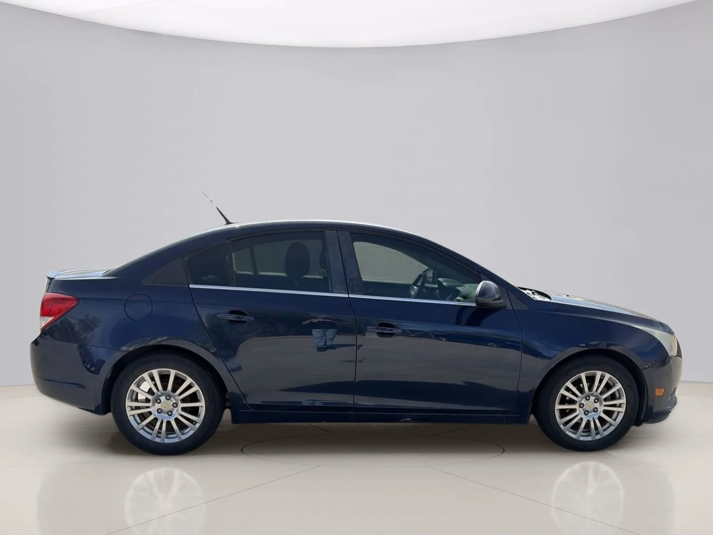 Used 2011 Blue Chevrolet ECO image 9