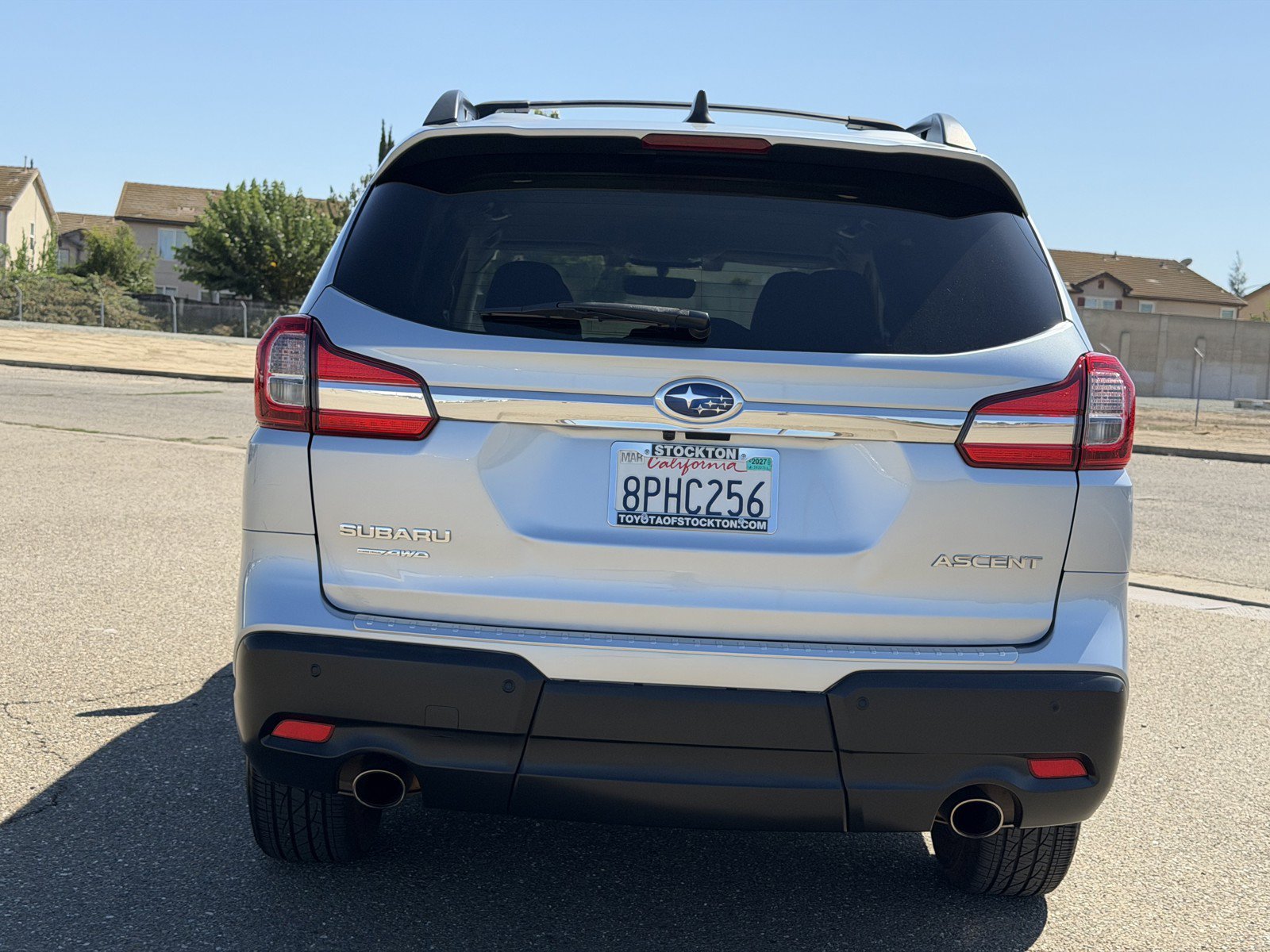 Used 2020 Ice Silver Metallic Subaru Premium image 9
