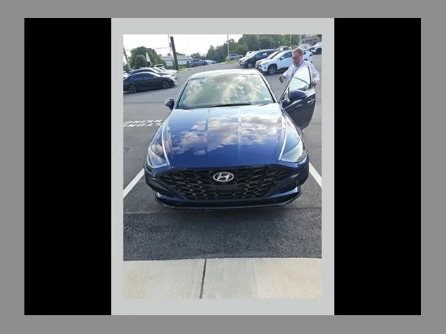 Used 2021 Blue Hyundai Limited image 1
