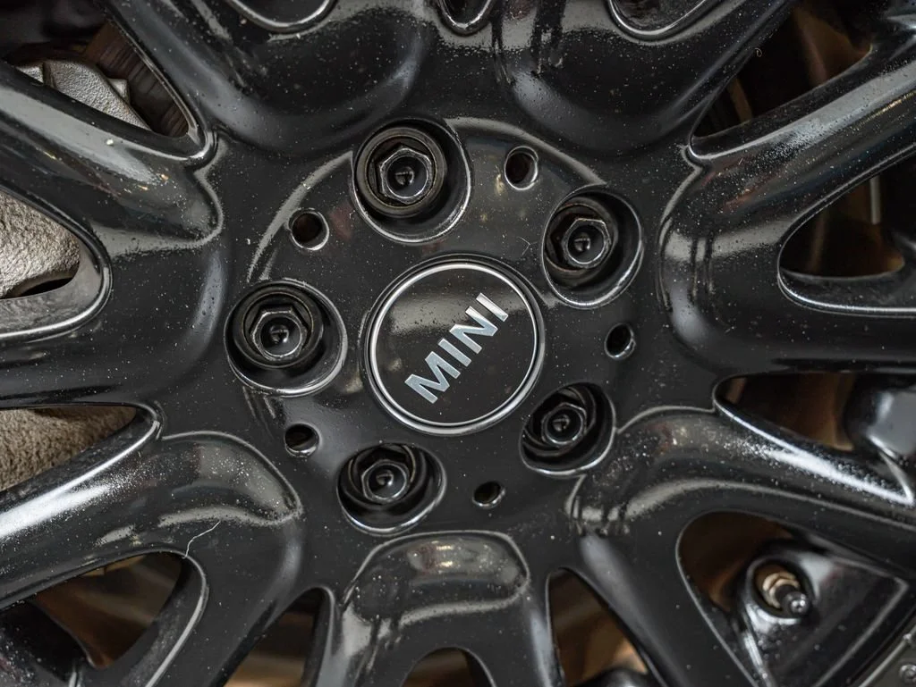 Used 2016 Electric Blue Metallic MINI  image 11