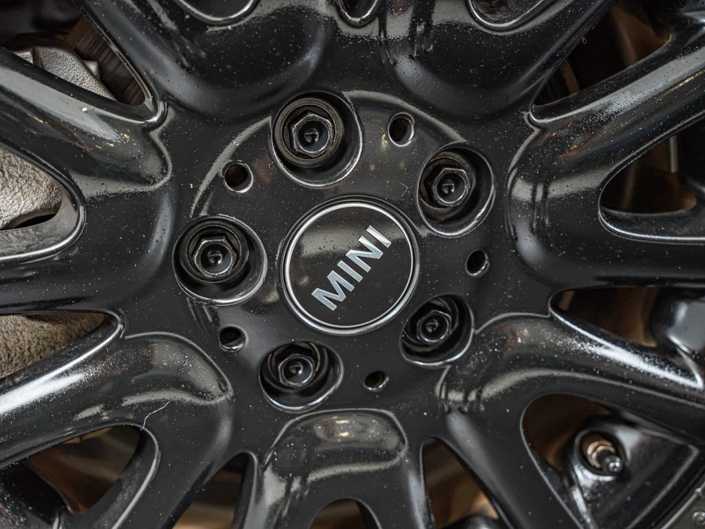 Used 2016 Electric Blue Metallic MINI  image 11