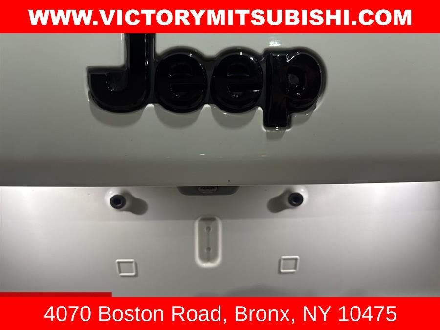 2023 Jeep Cherokee Altitude Lux - Photo 20