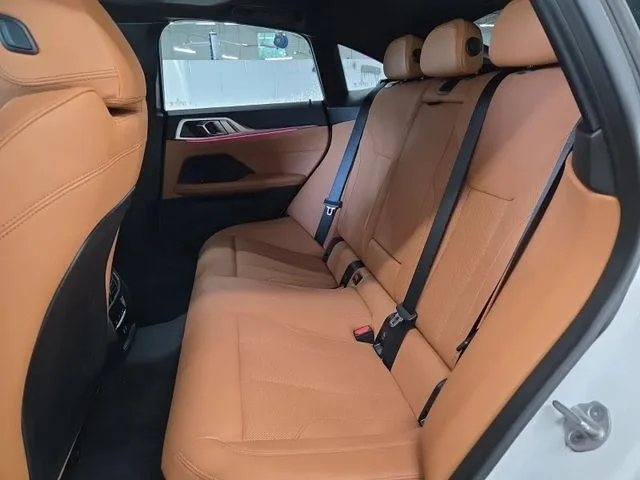Used 2025 White BMW xDrive40 image 7