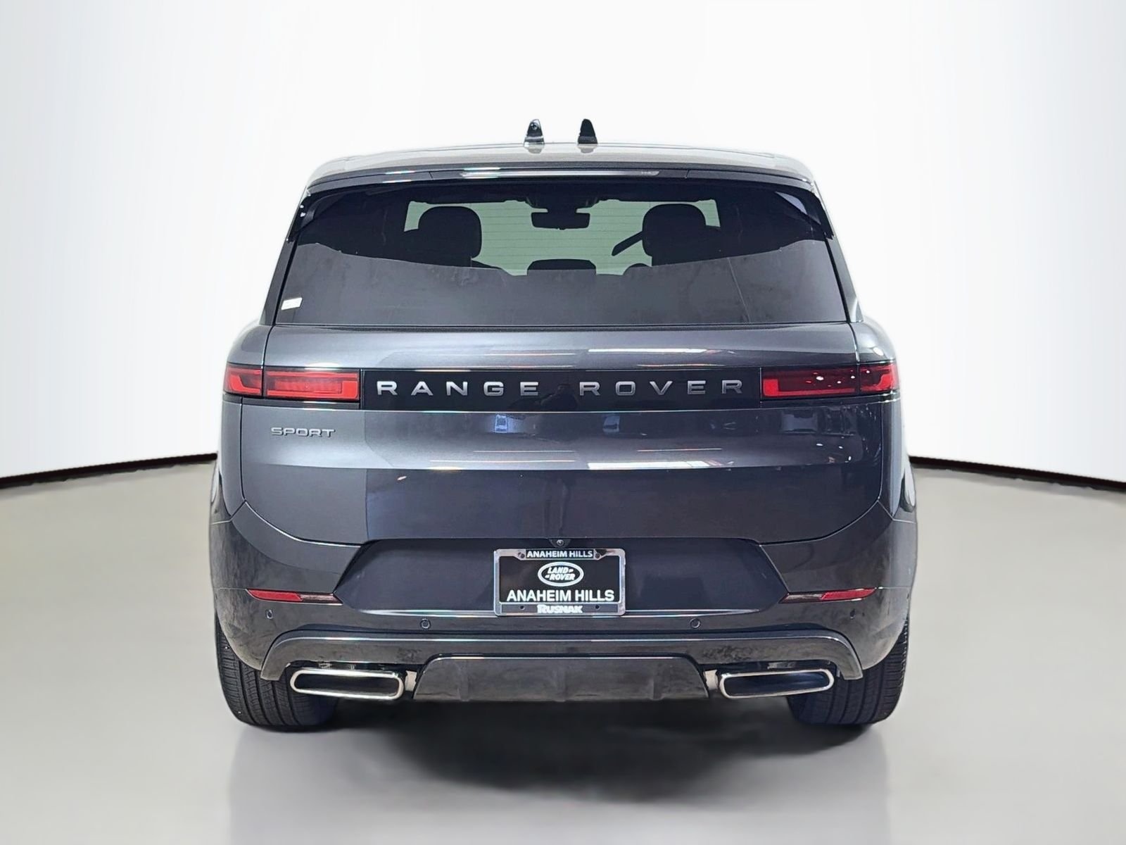 New 2026 Carpathian Grey Land Rover Dynamic SE image 4