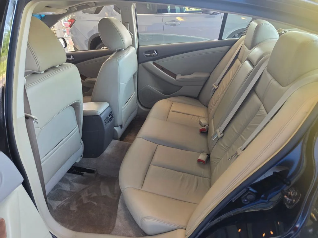 Used 2009 Super Black Nissan 2.5 SL image 20