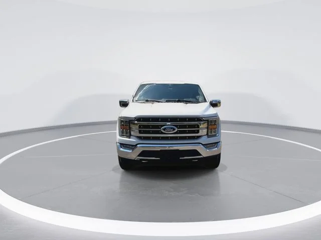 Used 2023 White Ford Lariat image 3