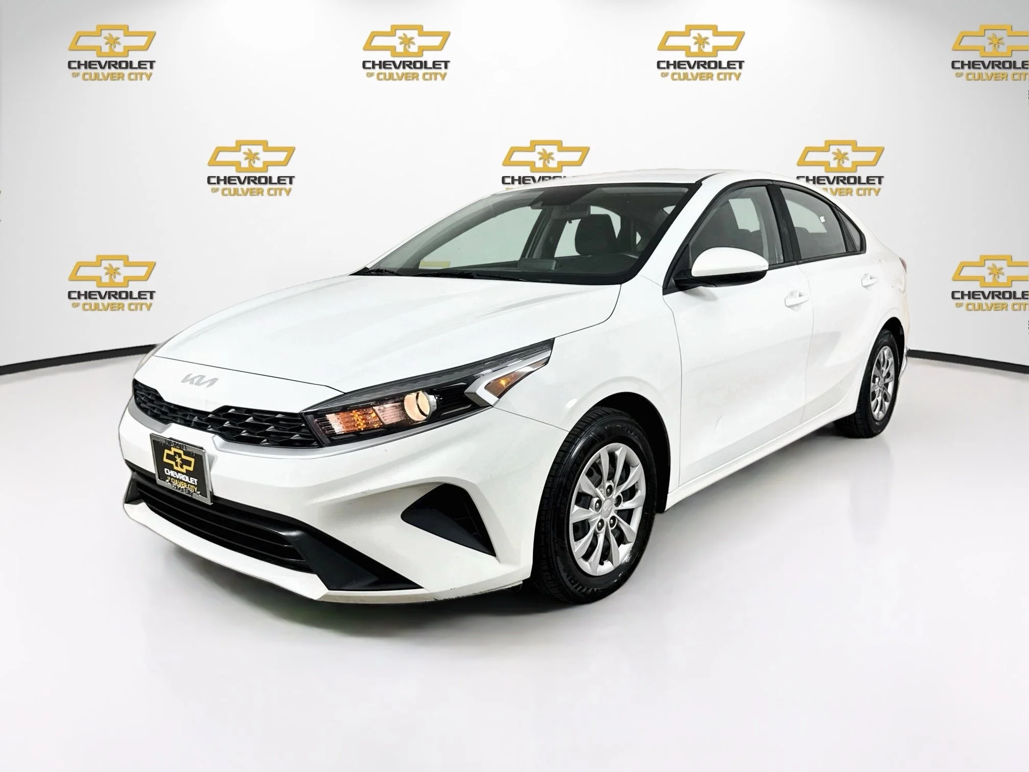 Used 2024 White Kia LX image 3