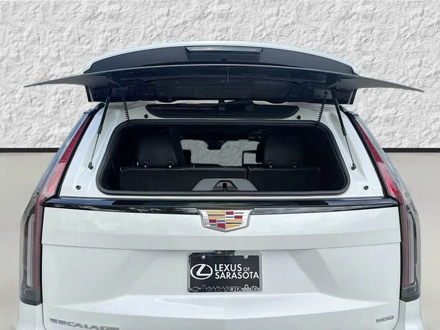 Used 2022 Crystal White Tricoat Cadillac Sport Platinum image 47