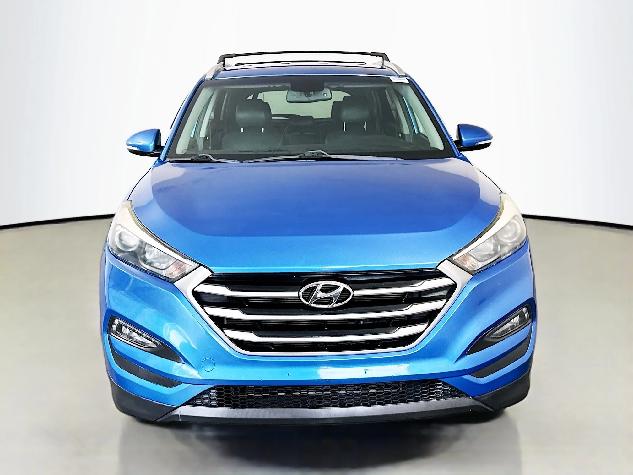 Used 2017 Caribbean Blue Hyundai SE Plus image 2