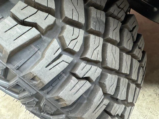 New 2025 Azure Gray Metallic Tri-Coat Ford Badlands® image 30