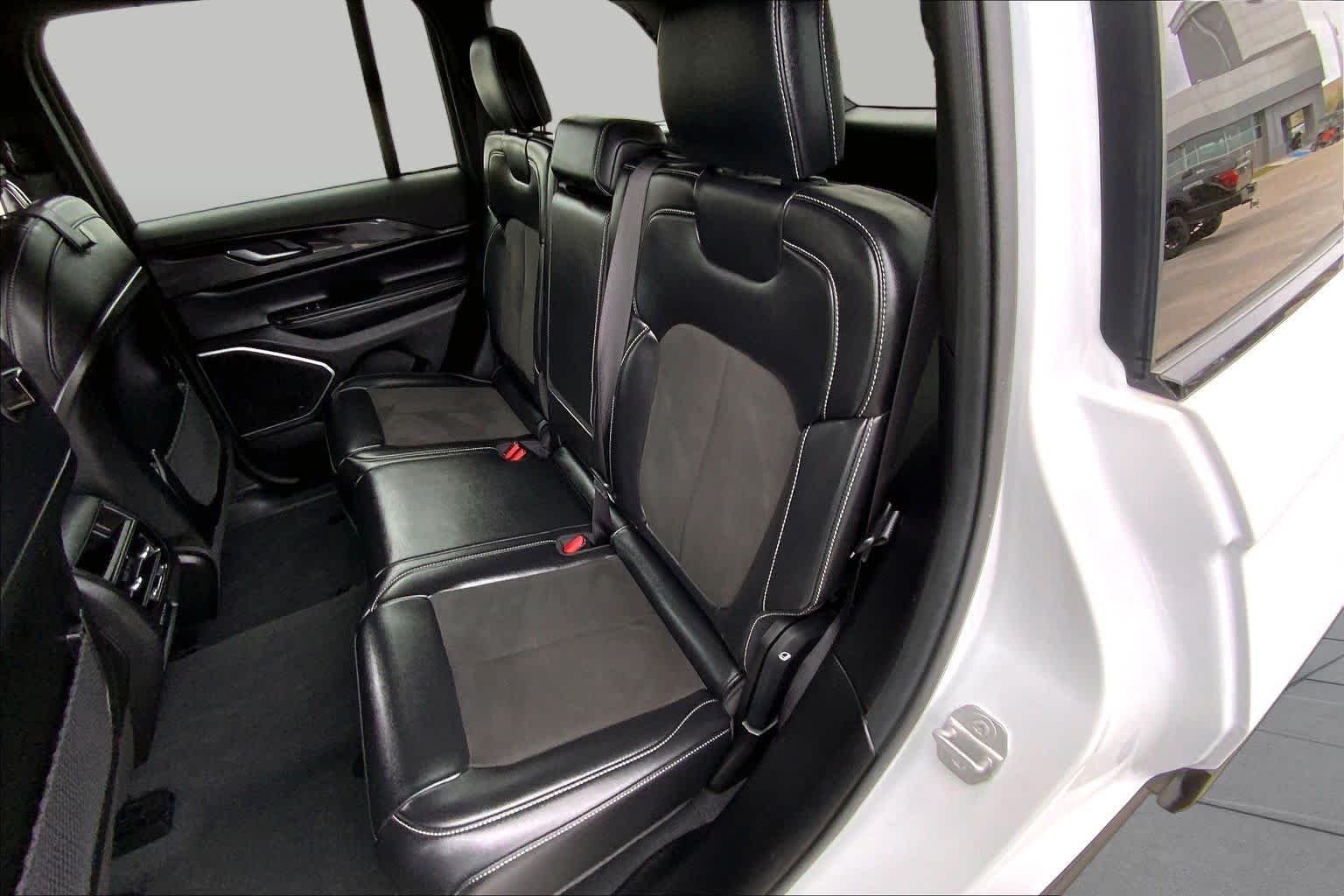 Used 2022 Bright White Clearcoat Jeep Altitude image 32