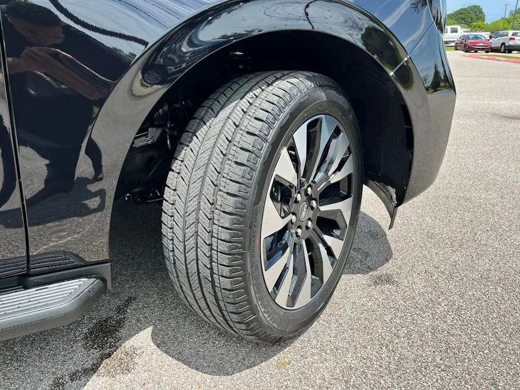 New 2027 Black Ford Platinum image 6