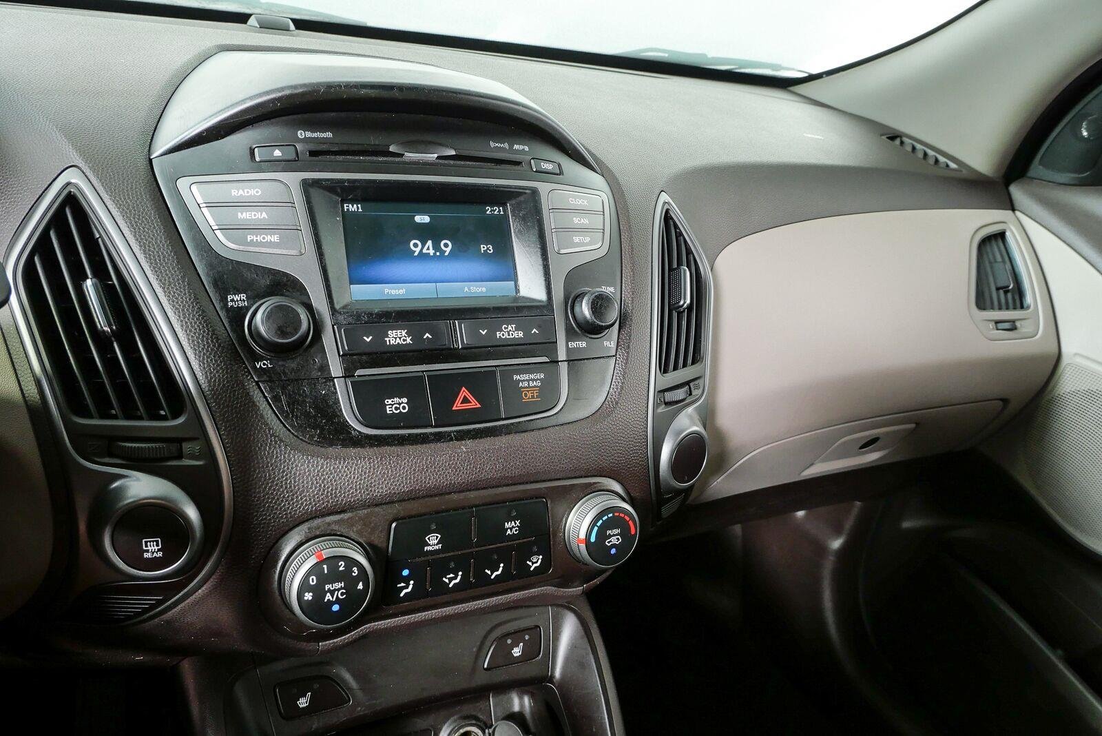 Used 2014 Laguna Blue Metallic Hyundai SE image 12