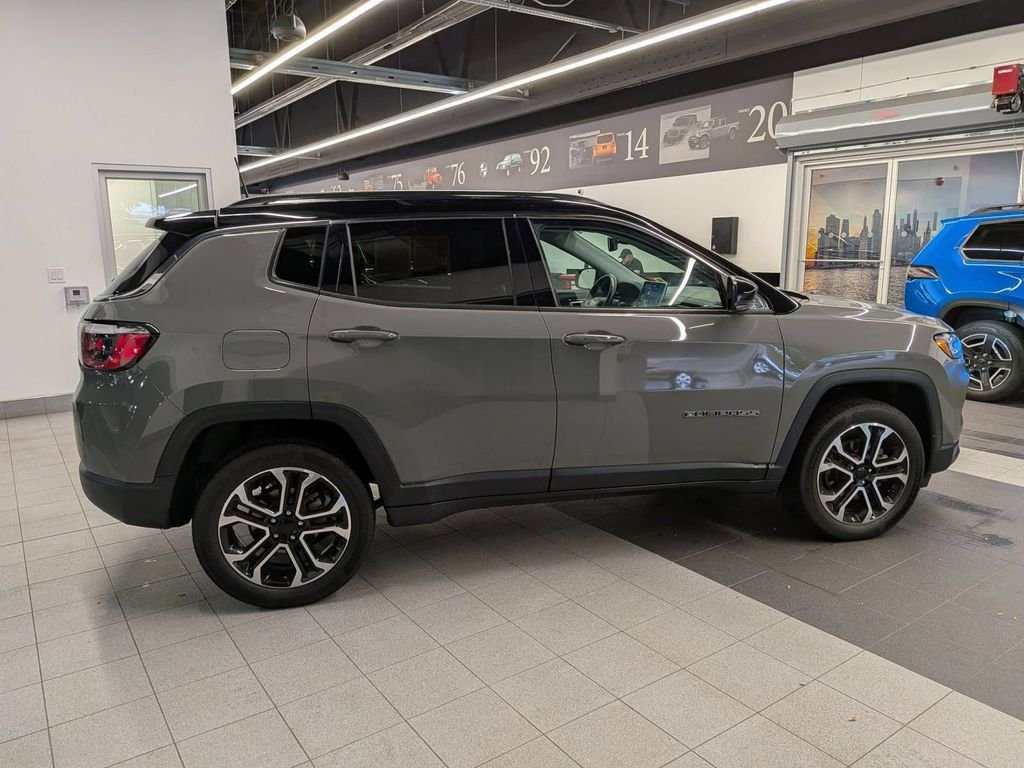Used 2022 Gray Jeep Limited image 2