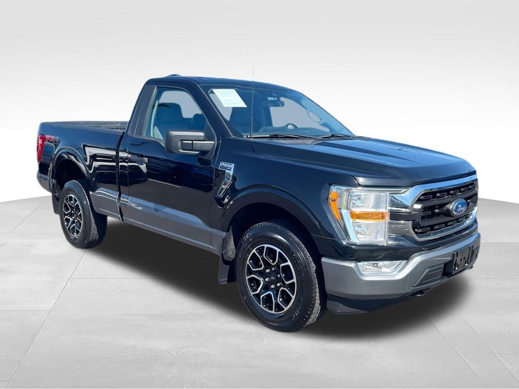 Used 2022 Black Ford XLT image 2