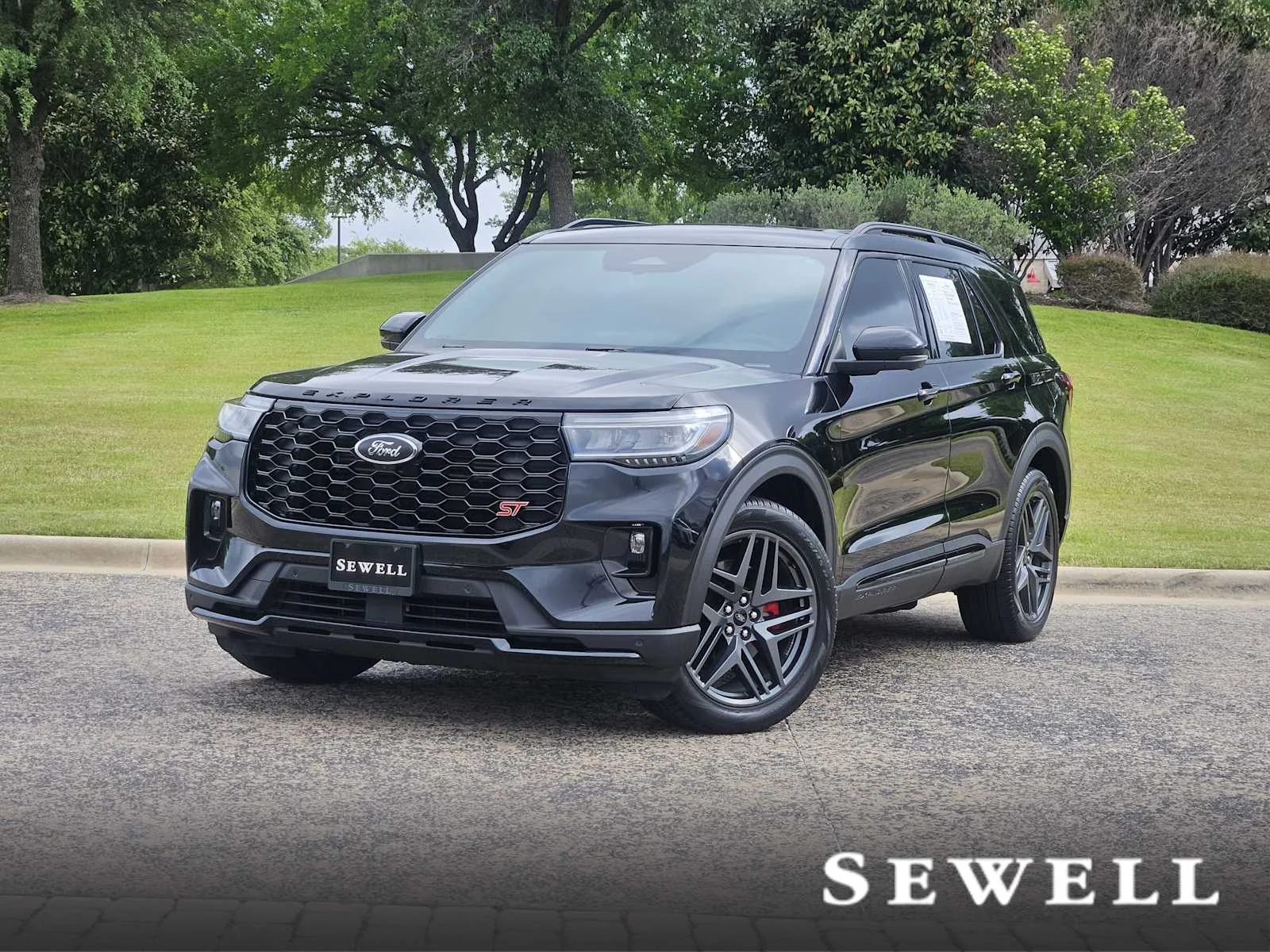 2025 Ford Explorer ST 4WD (PL535)'s photo
