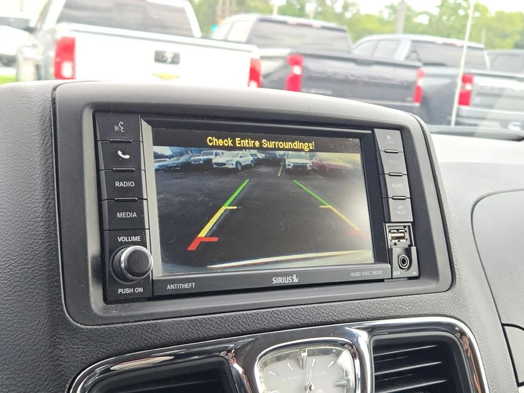Used 2013 Silver Chrysler Touring-L image 32