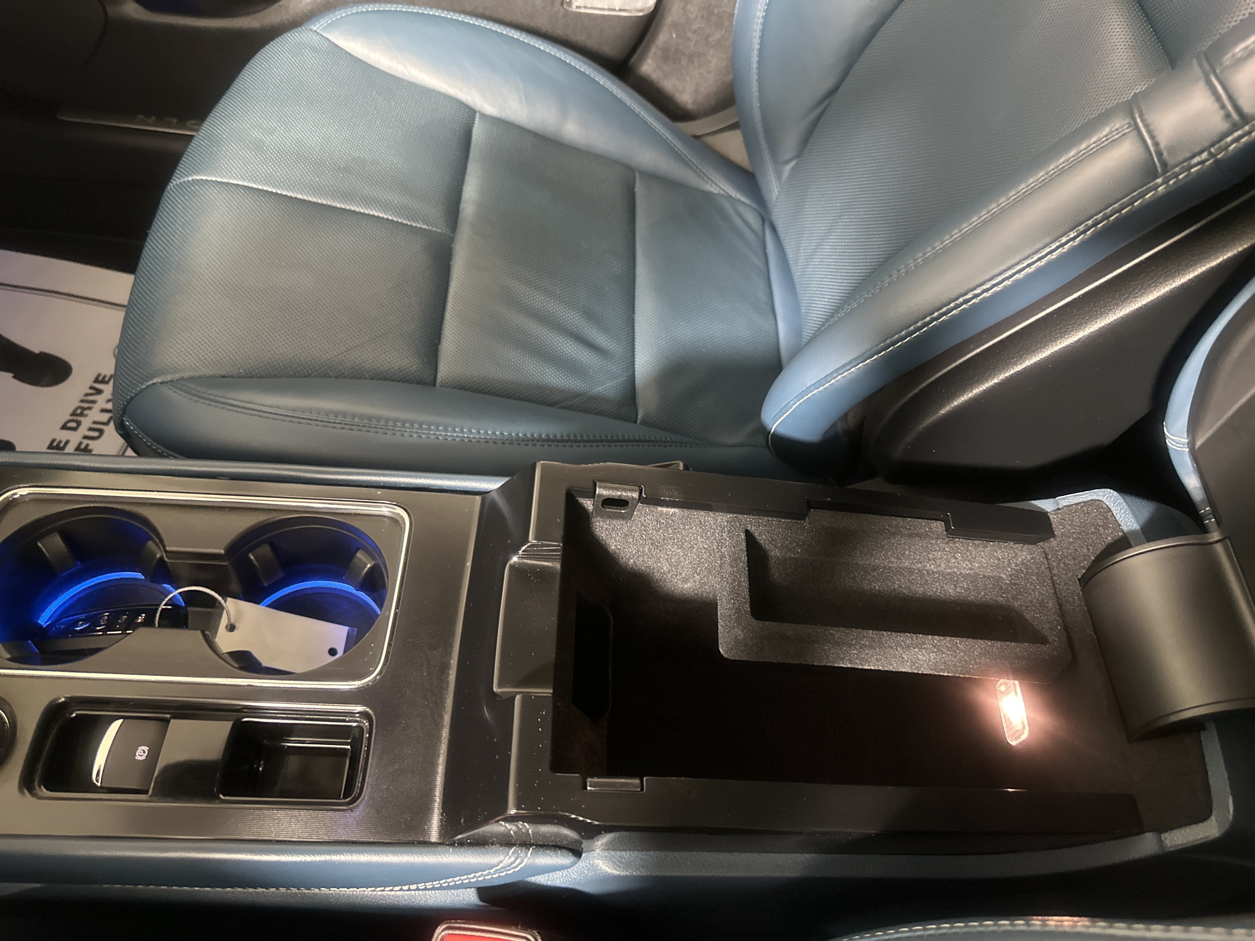 Used 2020 Blue Lincoln Reserve image 22