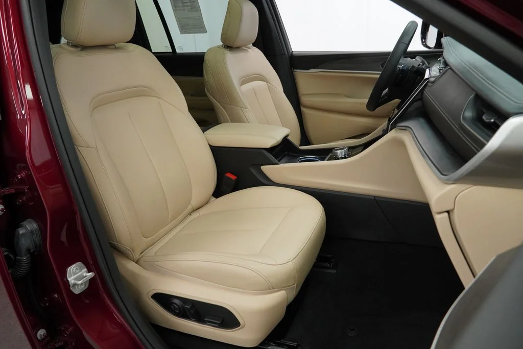 Used 2025 Red Jeep Limited image 49