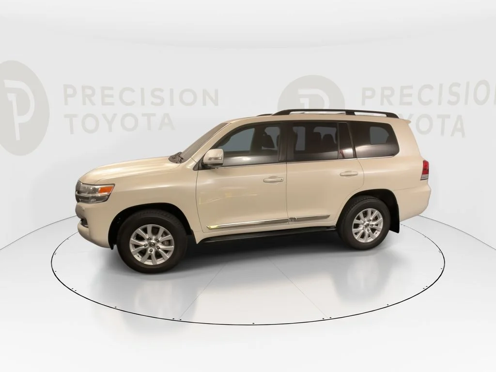 Used 2019 Blizzard Pearl Toyota Base image 10