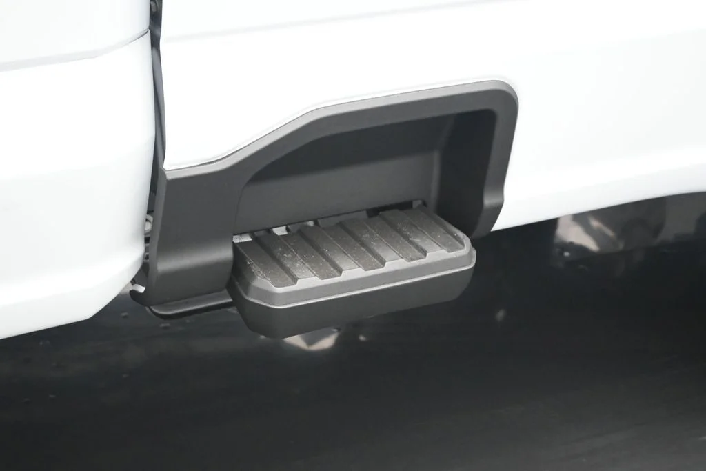 New 2026 Oxford White Ford XL image 18
