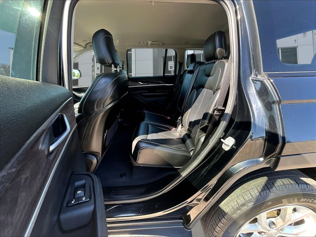 Used 2023 Black Jeep Limited image 23