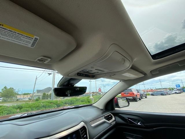 Used 2021 Cayenne Red GMC Denali image 40